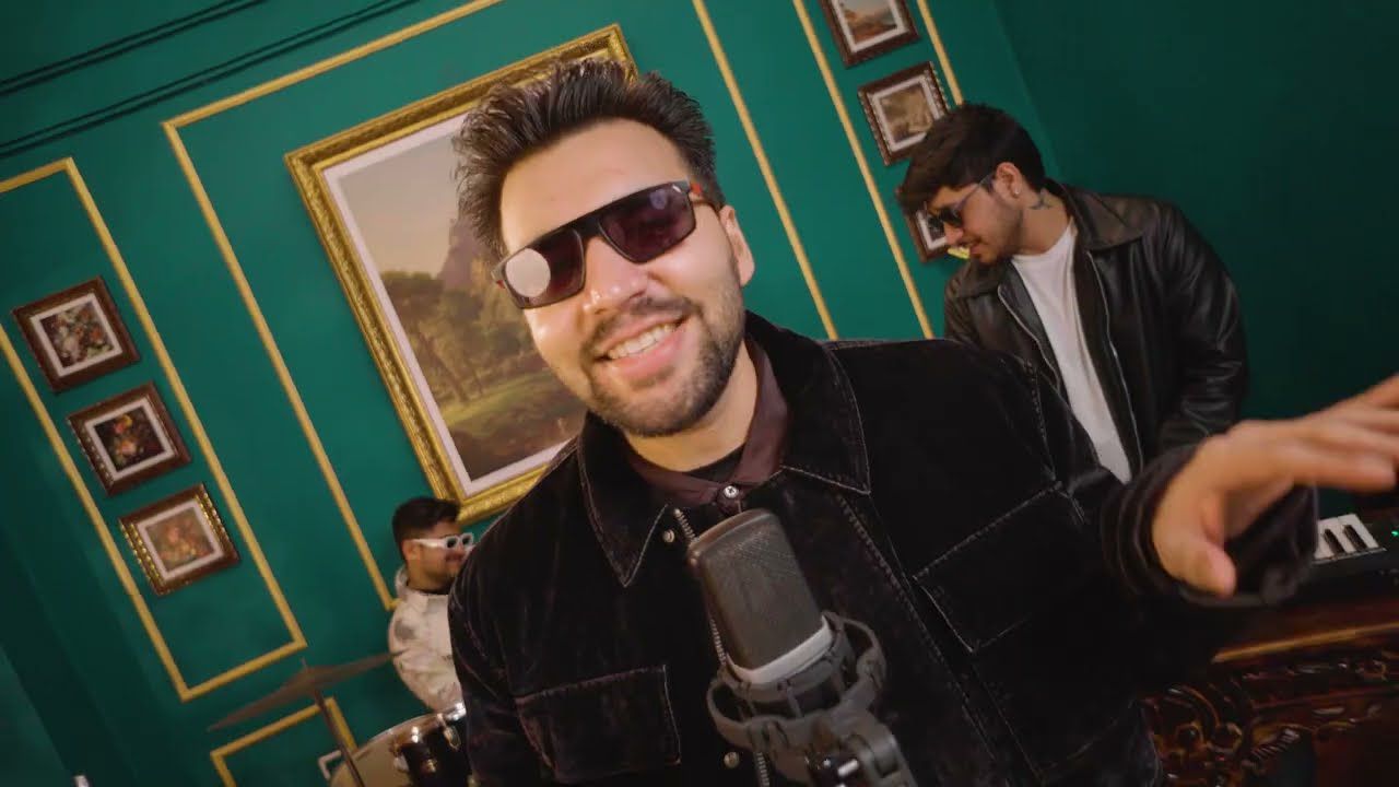 Video thumbnail: Yeh Jawani Hai Deewani × Om Shanti Om by Revaansh Kohli